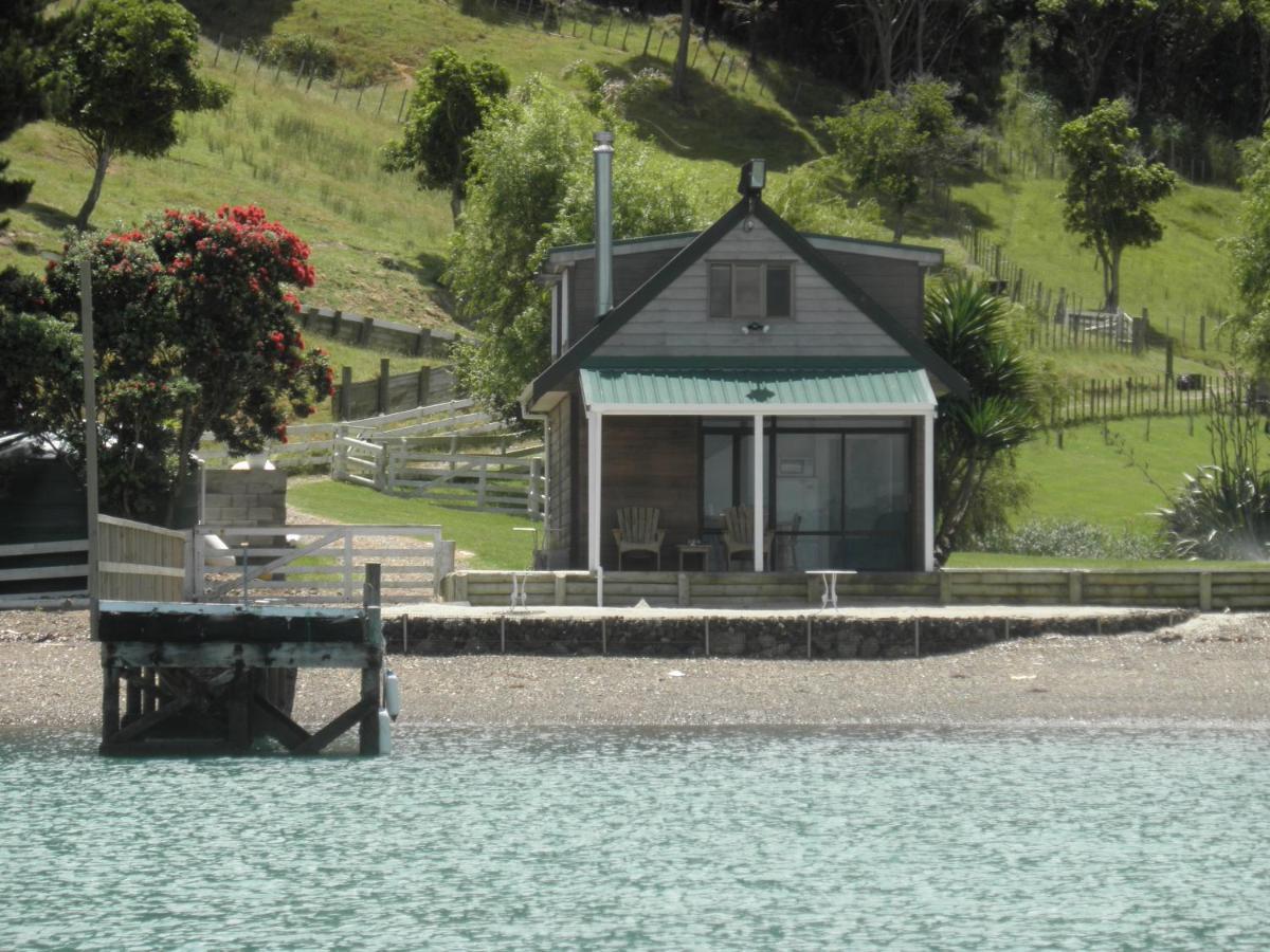 Вилла Waiheke Waters Edge Omiha Экстерьер фото