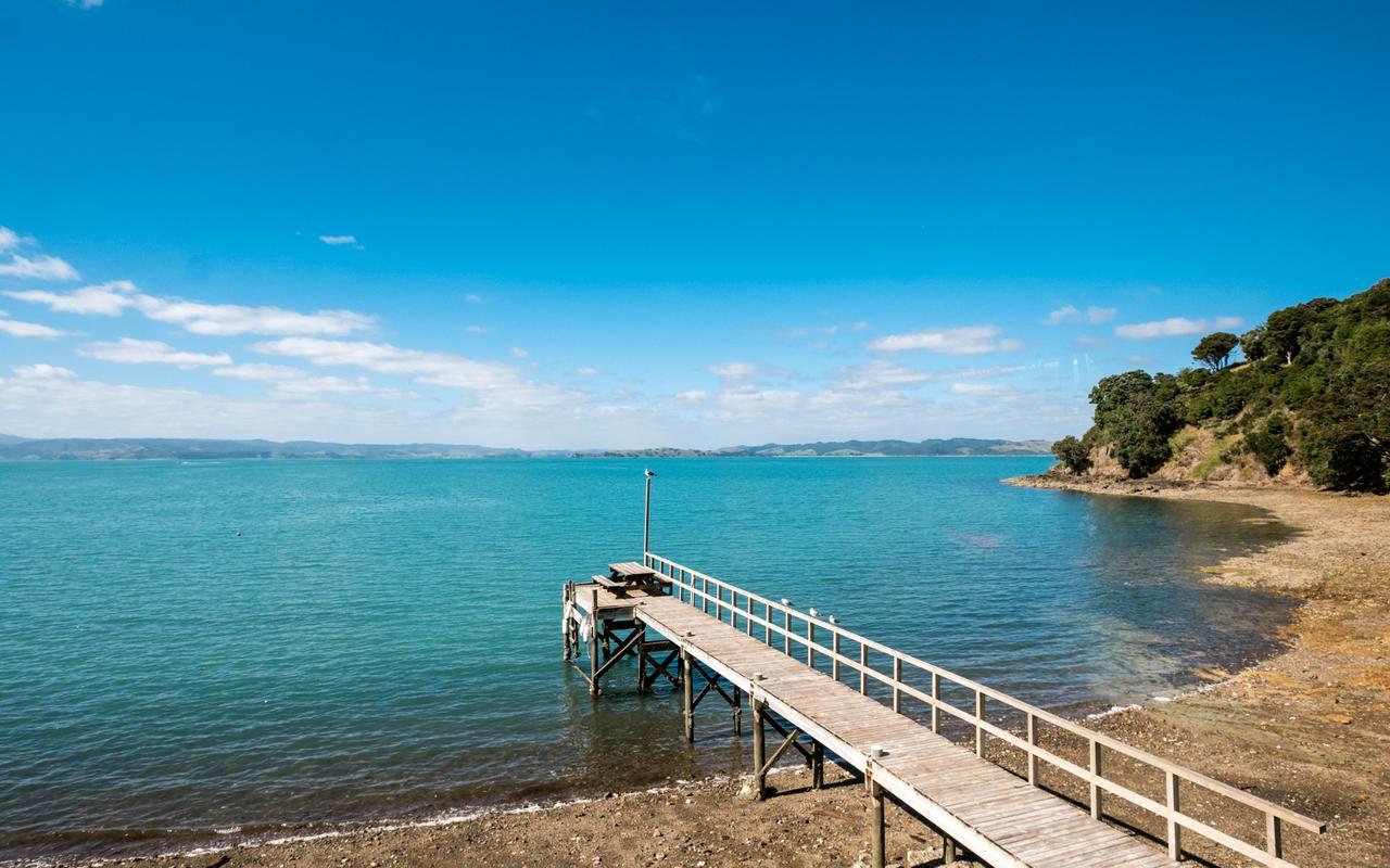 Вилла Waiheke Waters Edge Omiha Экстерьер фото