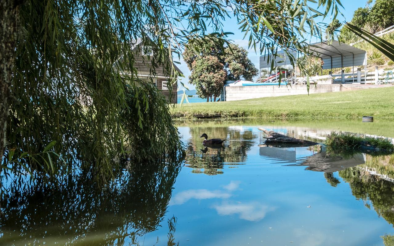 Вилла Waiheke Waters Edge Omiha Экстерьер фото